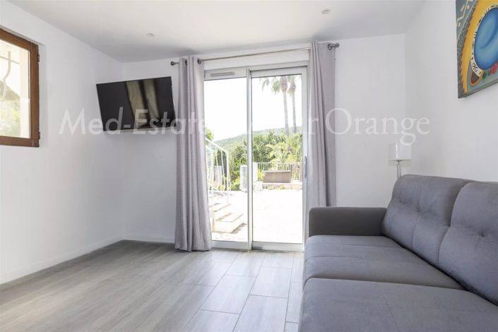Image No.21-3 Bed House for sale