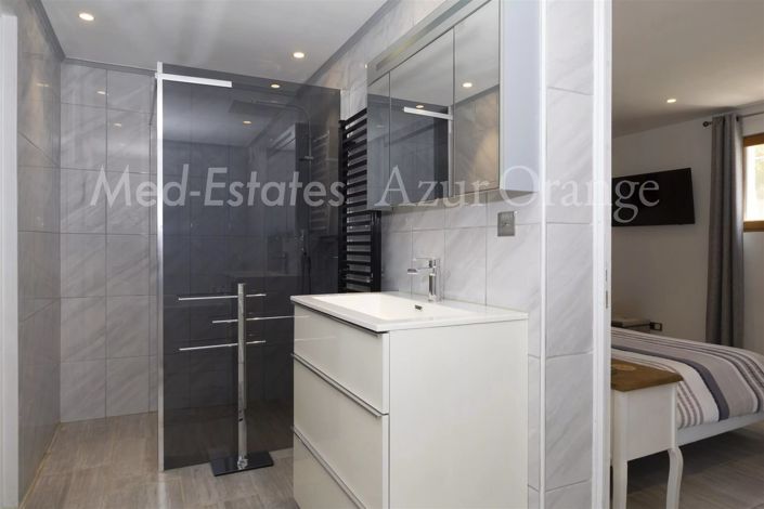 Image No.31-3 Bed House for sale