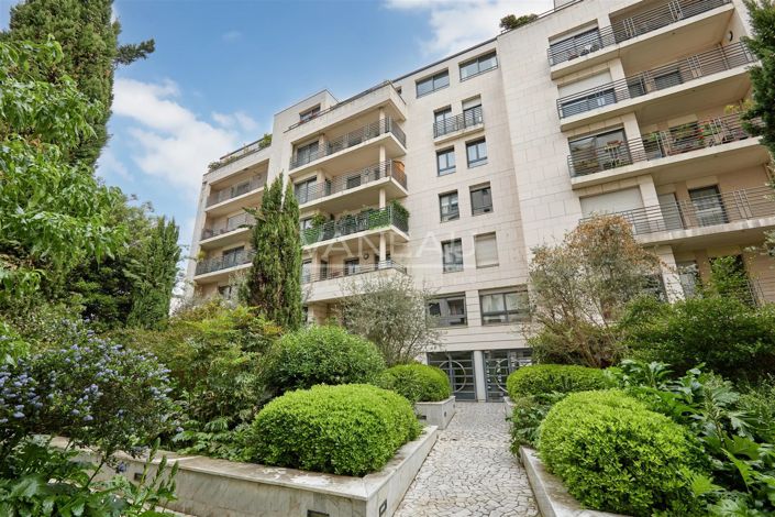 Image No.16-4 Bed Apartment for sale
