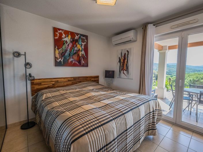 Image No.9-3 Bed House for sale