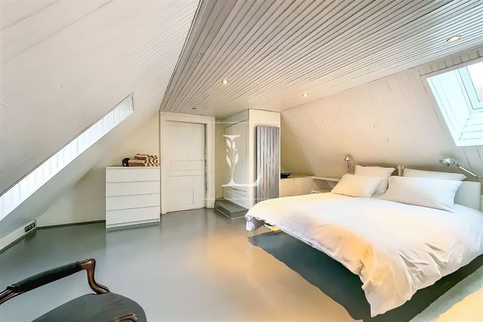Image No.15-5 Bed Property for sale