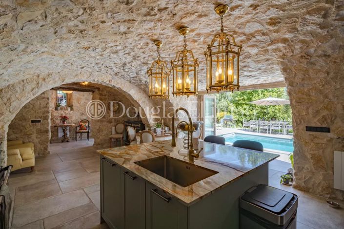 Image No.6-4 Bed House for sale