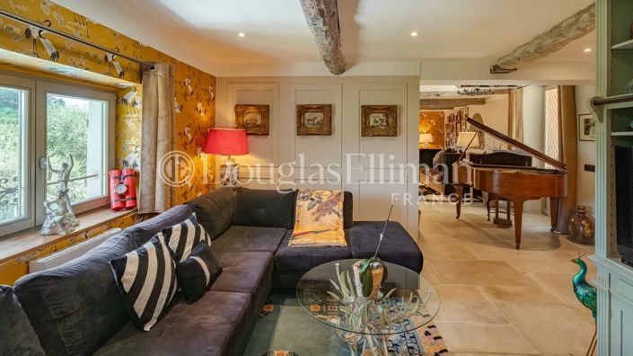 Image No.8-4 Bed House for sale