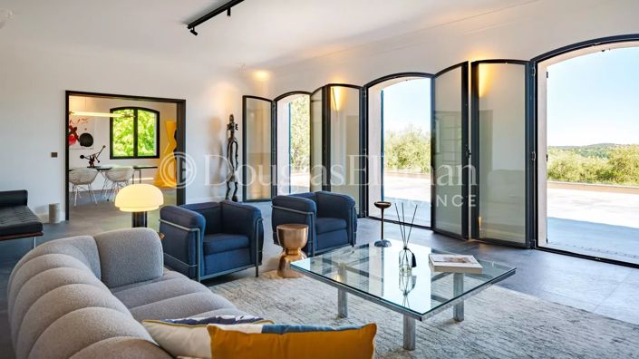 Image No.5-5 Bed House for sale