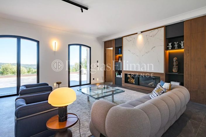 Image No.6-5 Bed House for sale