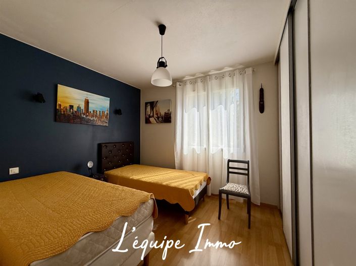 Image No.11-5 Bed House for sale