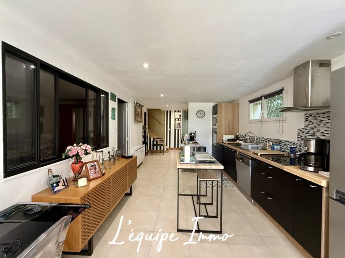 Image No.13-5 Bed House for sale
