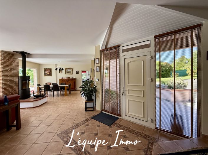 Image No.17-5 Bed House for sale