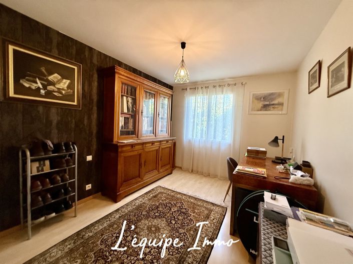 Image No.7-5 Bed House for sale