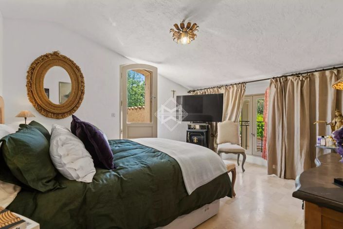 Image No.16-5 Bed House for sale