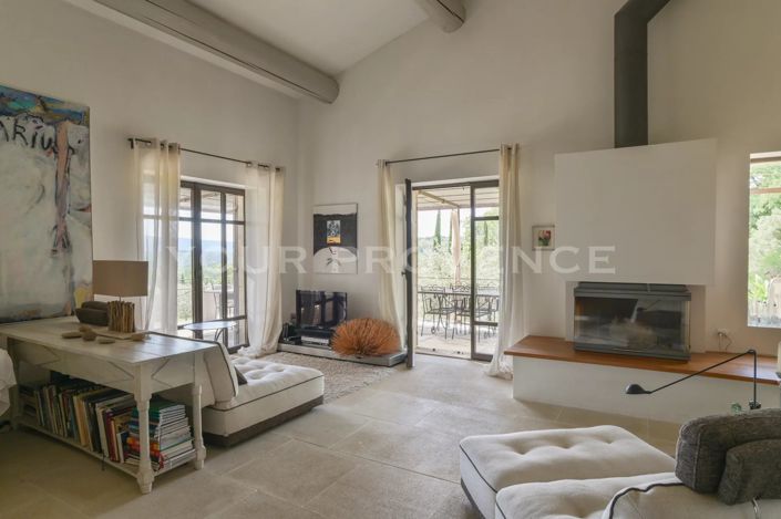 Image No.11-3 Bed House for sale