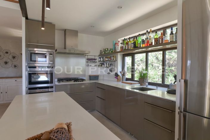 Image No.14-3 Bed House for sale