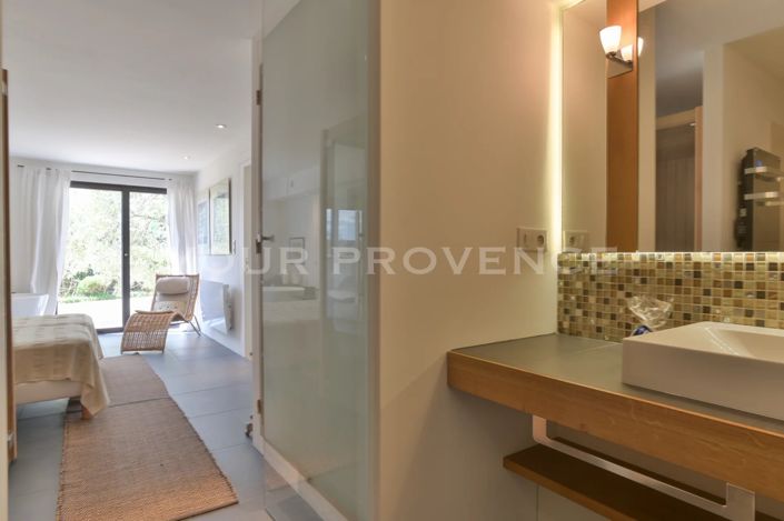 Image No.19-3 Bed House for sale