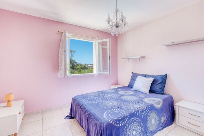 Image No.12-3 Bed House for sale