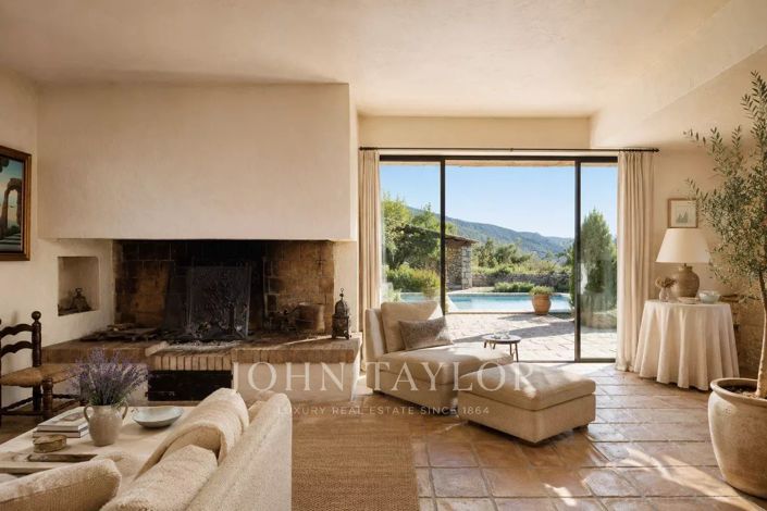 Image No.12-6 Bed House for sale