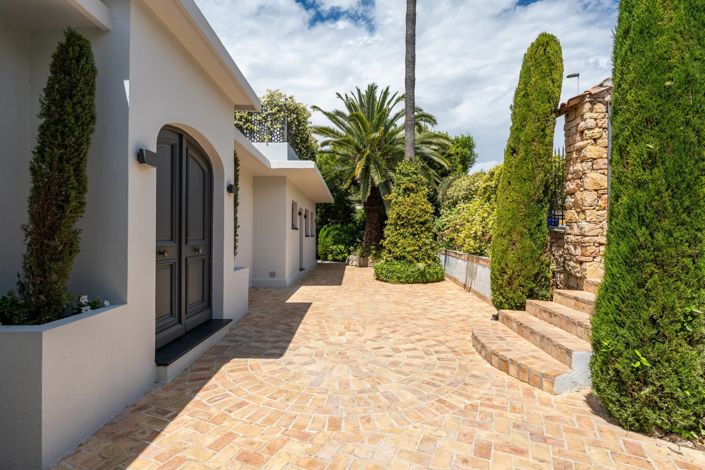 Image No.18-7 Bed House for sale