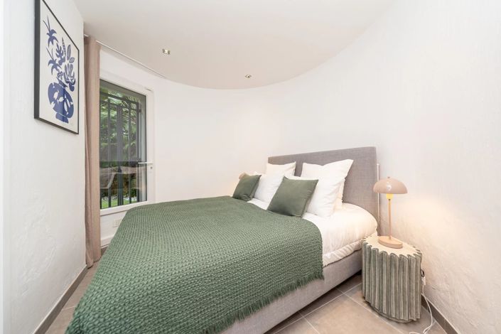 Image No.23-7 Bed House for sale