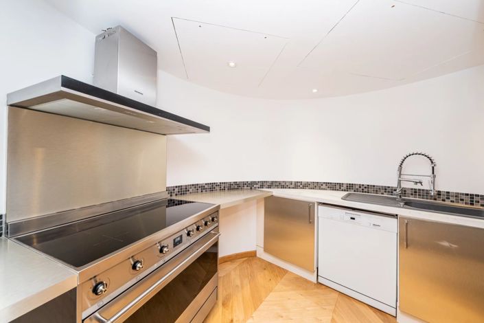 Image No.28-7 Bed House for sale