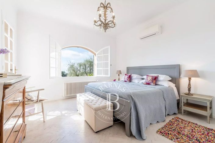 Image No.13-5 Bed House for sale
