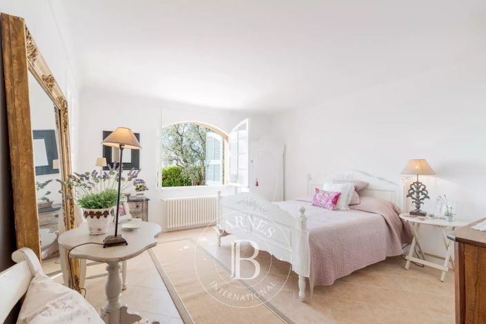 Image No.15-5 Bed House for sale