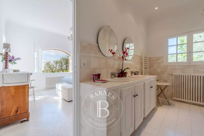 Image No.17-5 Bed House for sale