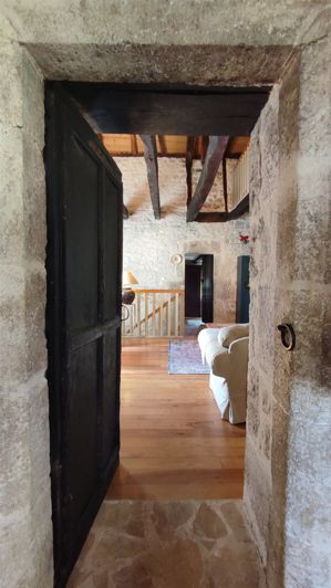 Image No.10-3 Bed House for sale