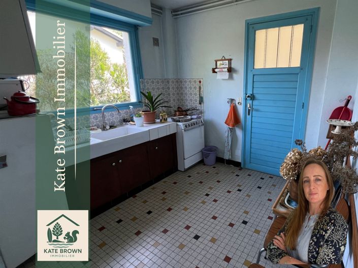 Image No.10-5 Bed House for sale
