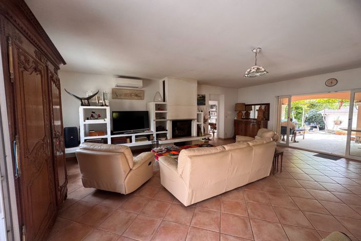 Image No.4-5 Bed House for sale