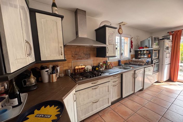 Image No.6-5 Bed House for sale