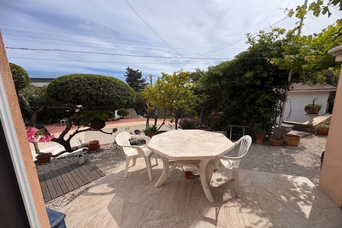 Image No.9-5 Bed House for sale