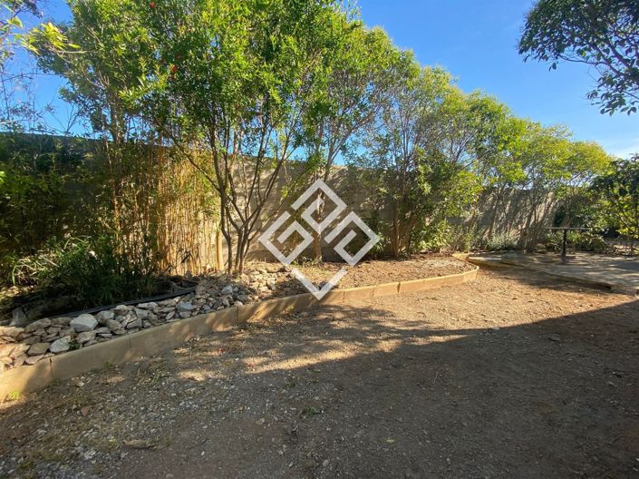 Image No.17-3 Bed House for sale