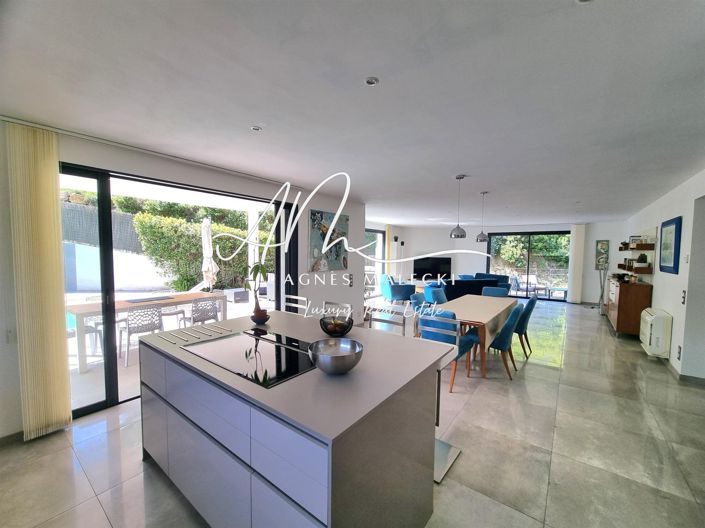 Image No.4-5 Bed House for sale