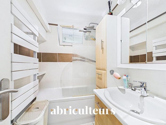 Image No.11-3 Bed Apartment for sale