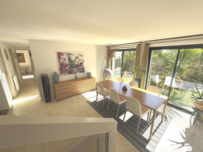Image No.16-5 Bed House for sale