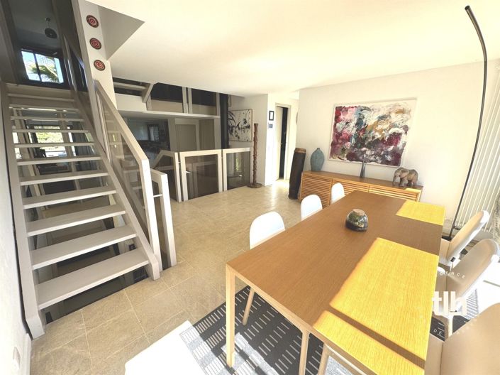 Image No.17-5 Bed House for sale
