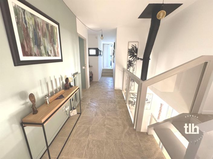 Image No.18-5 Bed House for sale
