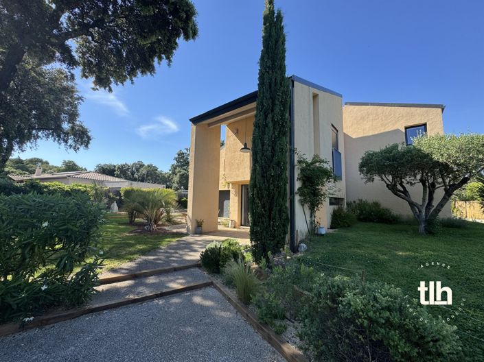 Image No.30-5 Bed House for sale