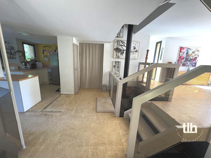 Image No.4-5 Bed House for sale