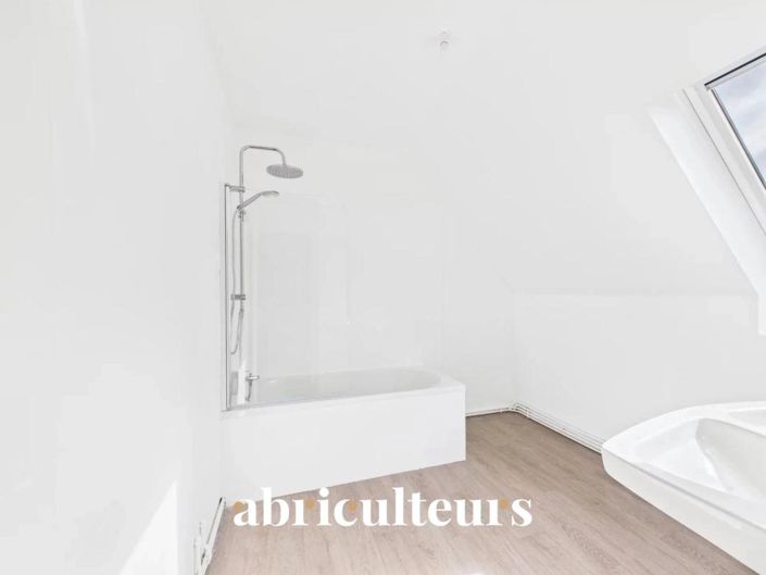 Image No.13-4 Bed House for sale