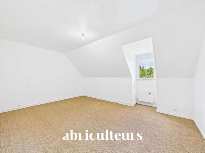 Image No.16-4 Bed House for sale