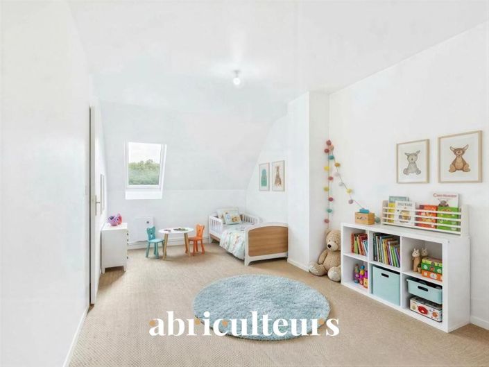 Image No.17-4 Bed House for sale