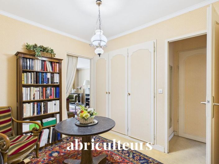 Image No.8-Appartement de 2 chambres à vendre à Versailles
