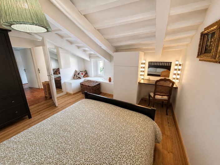 Image No.10-3 Bed House for sale