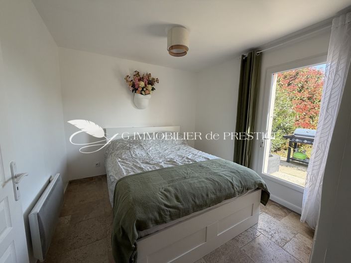 Image No.5-2 Bed House for sale