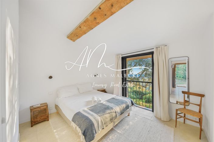 Image No.22-5 Bed House for sale