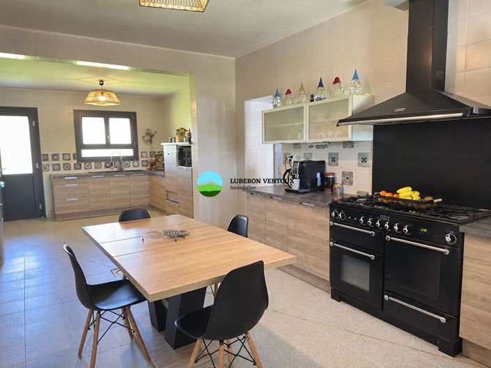 Image No.4-8 Bed House for sale