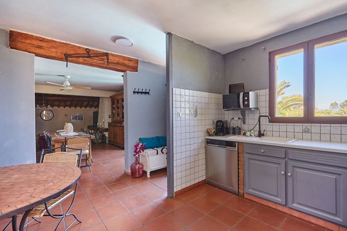Image No.4-4 Bed House for sale