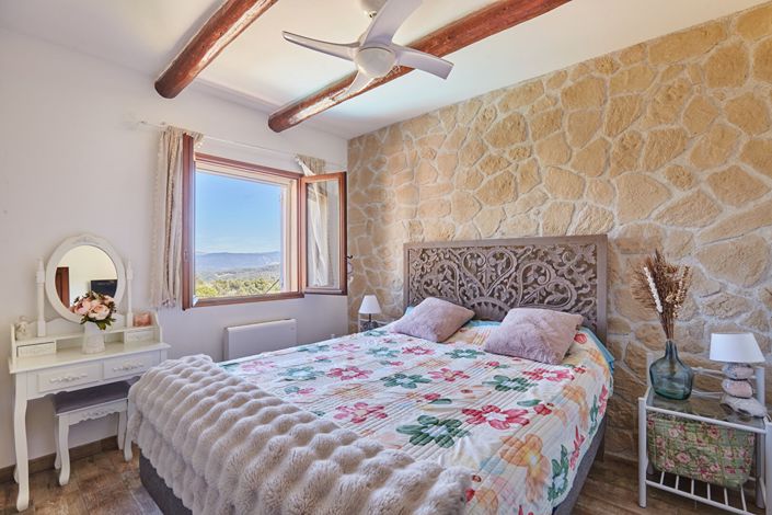 Image No.7-4 Bed House for sale