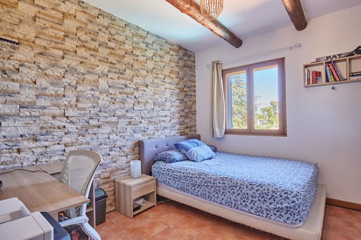 Image No.8-4 Bed House for sale