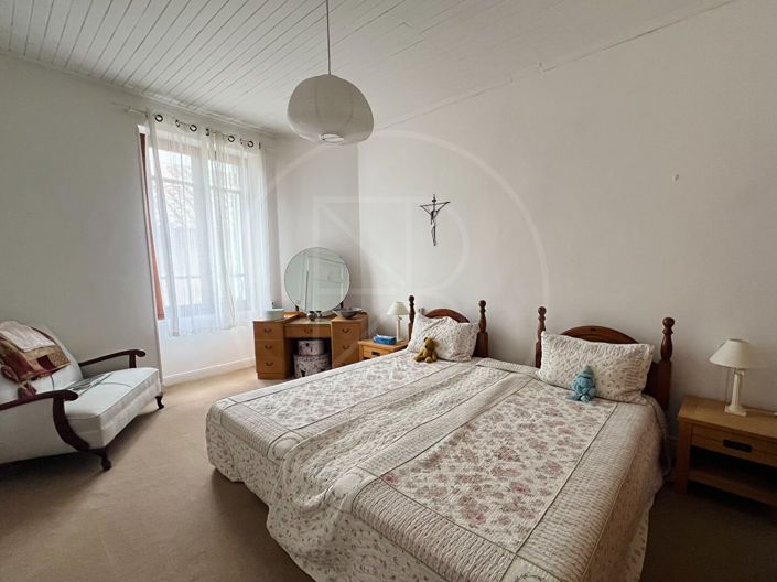 Image No.15-4 Bed House for sale